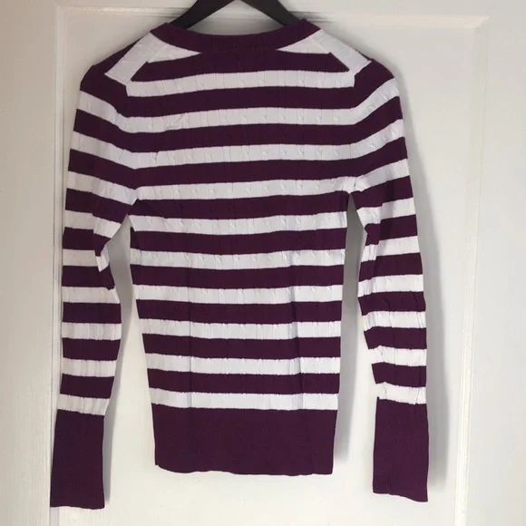 Women’s Old Navy V-Neck Striped Sweater Size Small - Picture 6 of 8